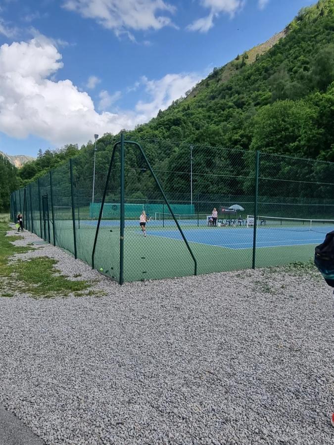Agréable appartement de 6 pers au pieds des pistes ,wifi gratuit à Saint-Sorlin-d'Arves labelise 3 étoiles au gîte de France Esterno foto